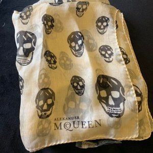 Alexander McQueen Silk Skull Scarf (Ivory & Black)